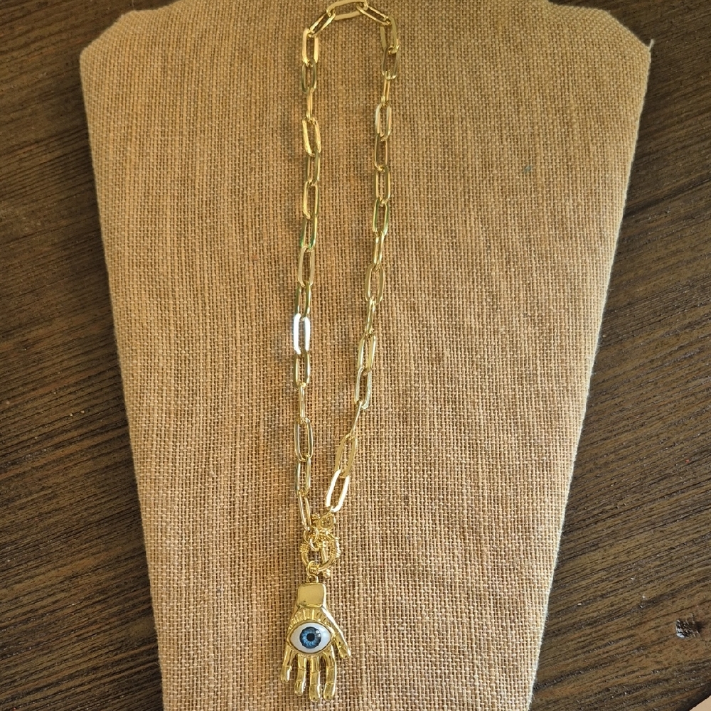 Eyeball Hand Necklace NeW